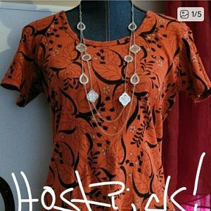 ❤Beautiful Top. Host Pick 03/20/2026❤